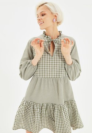 Trendyol, Robe de jour - green