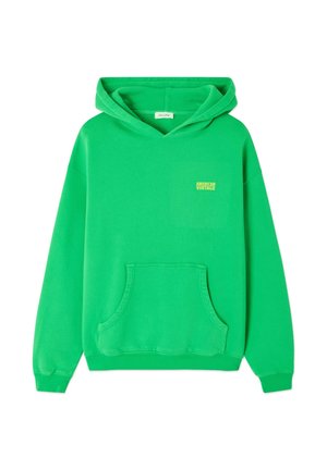 Zelená mikina s kapucňou vyrobená z jemného materiálu, s vreckom typu klokanie, sťahovacou šnúrkou na kapucni a malým logom „American Vintage“ v svetlozelenej farbe na hrudi.