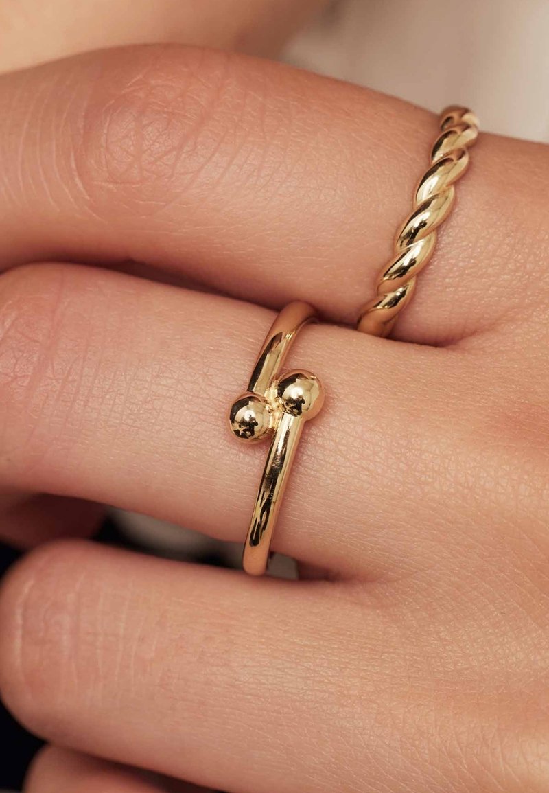 Isabel Bernard Ring - gold coloured