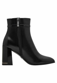 Bottines en cuir noir avec un bout pointu, un talon carré et une fermeture éclair sur le côté. Présente une finition brillante et un accent subtil à la base du talon.