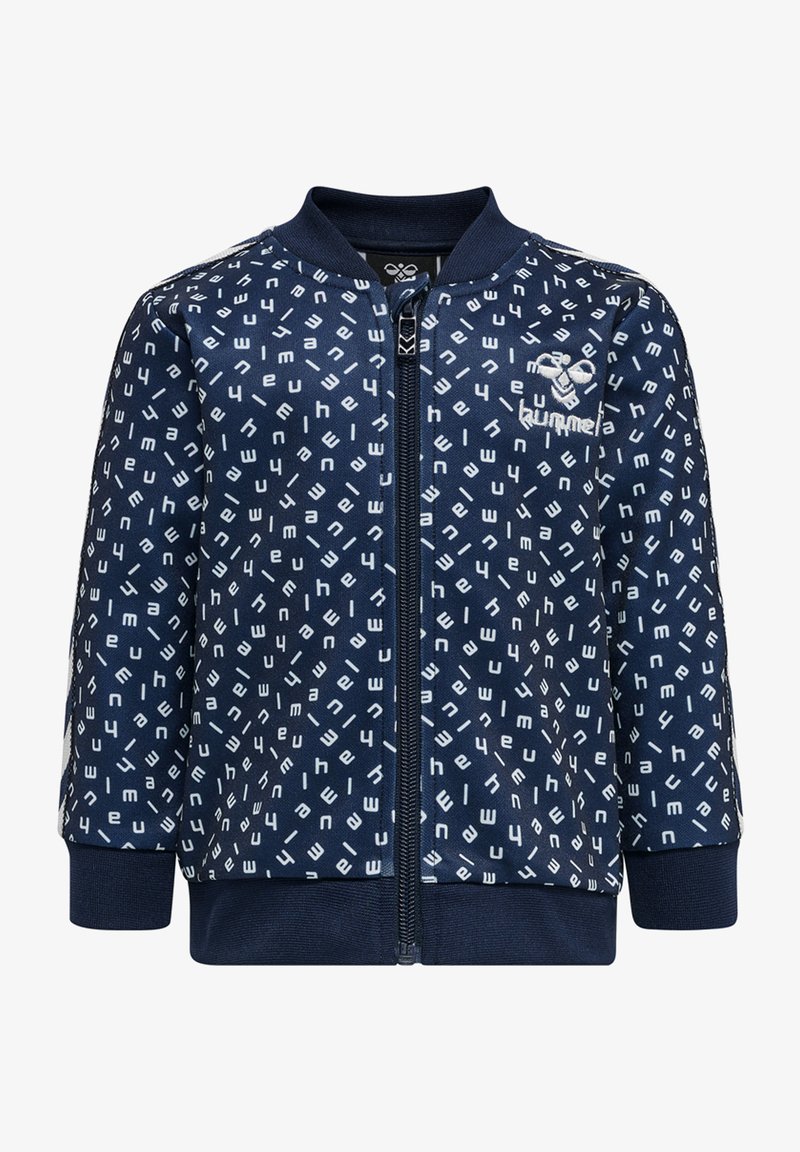 Marineblaue Bomberjacke mit weißem geometrischem Textmuster, gerippten Bündchen und Kragen; ausgestattet mit einem Frontreißverschluss und einem Logodetail auf der Brust.