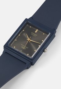 Casio Klokke - dark blue