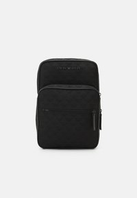 MAN'S BODYPACK - Axelremsväska - black