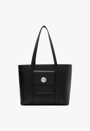 Sac fourre-tout noir en simili cuir texturé, avec une poche avant ornée d'un accent argenté circulaire et deux poignées.
