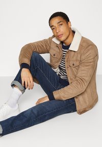 Selected Homme SLHDAVIS CREW NECK  - Camisola - navy blazer/cloud dancer