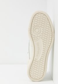 Reebok Classic Sneakers - off-white