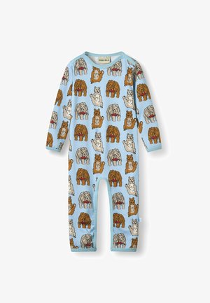 Babyblauw rompertje met lange mouwen met bruine, witte en beige beer- en hondenillustraties die over de stof worden herhaald.