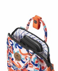 Mehrfarbige Tragetasche aus Canvas mit abstrakten Mustern in Orange, Blau und Weiß. Verfügt über einen Reißverschluss und einen kleinen Griff aus strukturiertem Material.