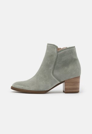 Ankle boot