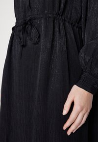 Selected Femme TYRA SHORT DRESS - Koktailové šaty/večierkové šaty - black