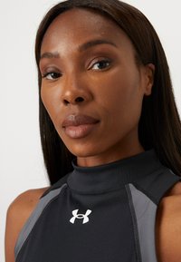 Under Armour HEATGEAR RIB - Top - black/castlerock/white