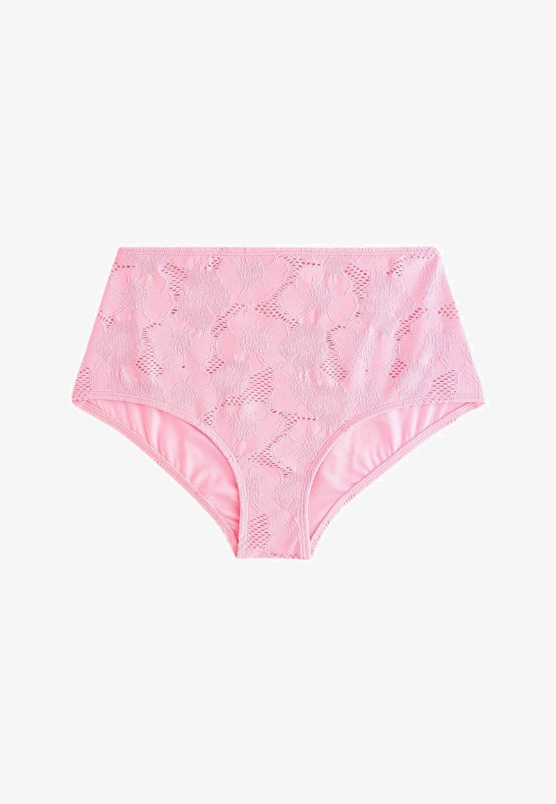 Culotte rose taille haute pour femme avec motif en dentelle florale et bords festonnés sur fond blanc.