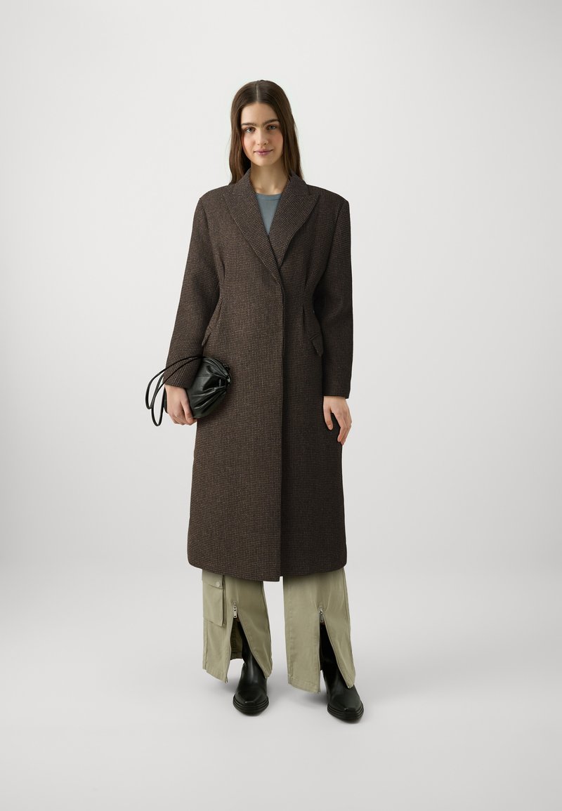 Malina Klasyczny płaszcz - Zdjęcie 2