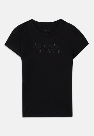 T-shirt en coton noir à manches courtes, avec le texte en relief et brillant "ARMANI EXCHANGE" sur le devant. Design simple et classique.