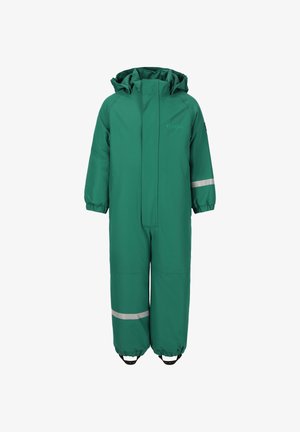 Zielony wodoodporny ogrodniczy strój z kapturem, elastycznymi mankietami i refleksyjnymi białymi paskami, w połączeniu z czarnymi i oliwkowymi butami. Gładka faktura.