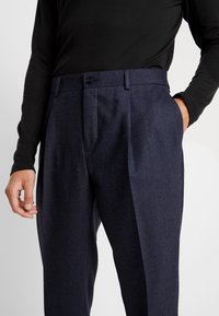 Calvin Klein Tailored Spodnie materiałowe