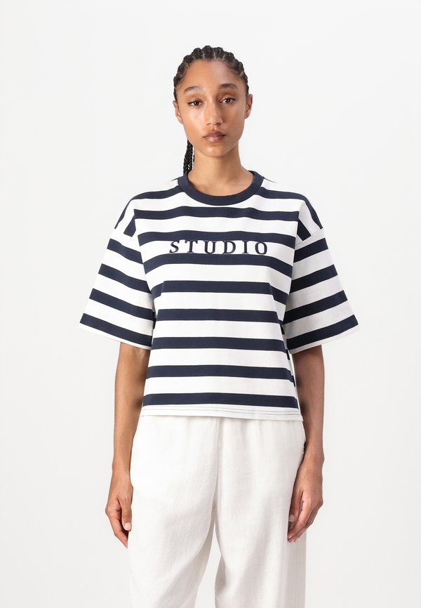 OCIE  - Print T-shirt - total eclipse