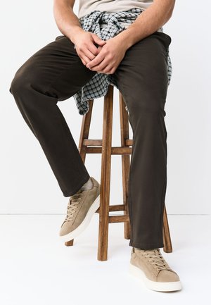 Next, REGULAR FIT - TRAINERS - Sneakers - mink brown