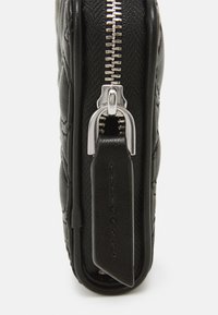 Calvin Klein RE LOCK WALLET QUILT - Wallet - black