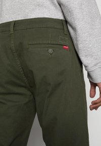 Levi's® Chino - olive