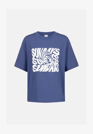 Blauwe katoenen t-shirt met een losse pasvorm, voorzien van een witte draaiende grafische tekstontwerp met de tekst "SUNDAYS." Korte mouwen en ronde hals.