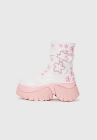 SAKURA MIKU CHERRY BLOSSOM - Členkové šnurovacie čižmy - white/pink