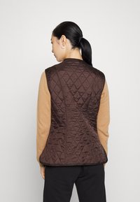 Barbour BETTY LINER - Colete - brown