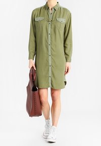 Scotch & Soda Robe chemise - khaki