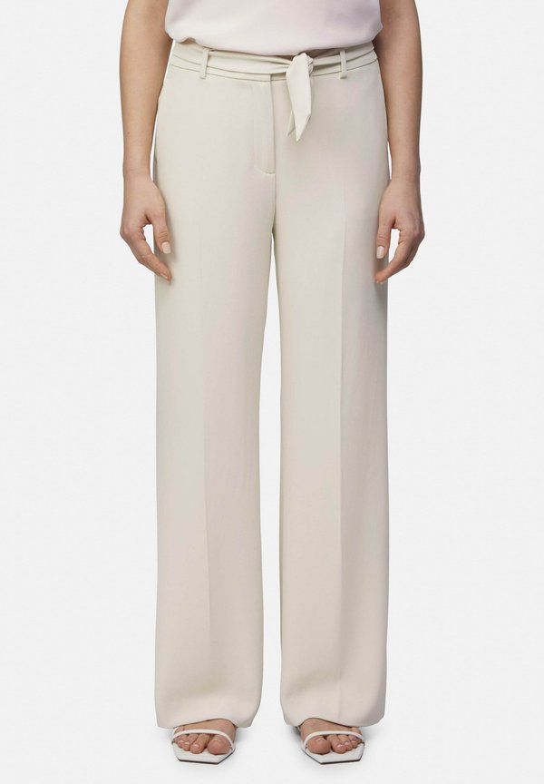 FLIESSENDE MIT WIDE LEG - Stoffhose - helles beige