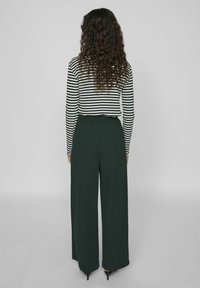 VILA VICLUA HW WIDE NOOS - Pantalones - scarab