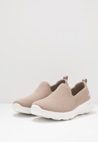 Skechers Performance Obuwie do biegania Turystyka