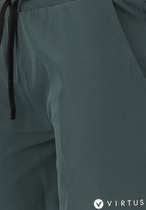 VIRTUS BERK - Pantalón corto de deporte - 3242 dusty forest