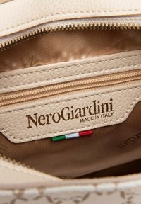 NeroGiardini Schoudertas - beige