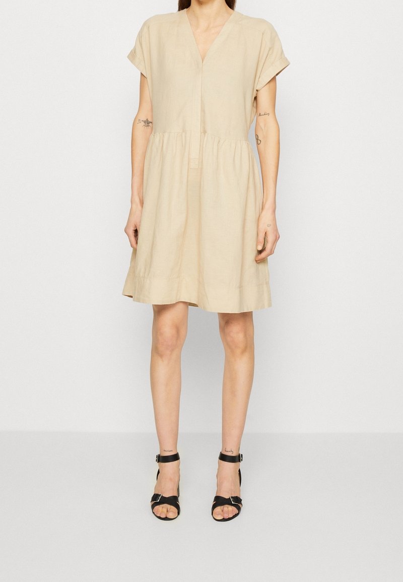 Esprit Robe de jour - sand