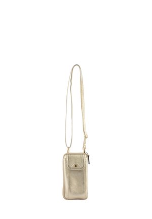 Petit sac bandoulière métallisé doré avec longue sangle réglable, poche avant à rabat avec fermeture pression et compartiment principal zippé.