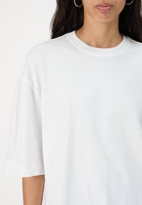 Selected Femme SLFANOUK OVERSIZED TEE  - Navadna majica - bright white