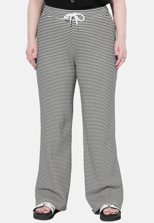 Pantalones de pierna ancha a rayas en blanco y negro con cintura ajustable, confeccionados en una tela suave, con un ajuste holgado y bolsillos laterales.