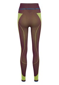 Hoog-getailleerde leggings in bordeauxrood en limoen-groen, met ribbelstructuur, gebogen paneelontwerp, blauwe accentstiksels en elastische tailleband.