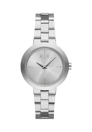 Strieborné kovové náramkové hodinky s okrúhlym ciferníkom, minimalistický displej s logom A|X a tromi malými krištáľovými hodinovými značkami na 12, 3, 6 a 9 hodinách.