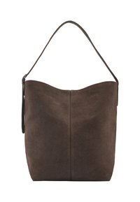 Sac à épaule en suede marron avec un dessus incurvé, présentant une texture lisse et une seule bandoulière. Design simple sans accents en métal.