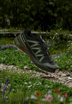 Salomon, SPEEDCROSS PEAK - Παπούτσια για τρέξιμο σε μονοπάτια - black/black forest/rainy day