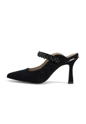 Tacco slingback in suede nero con punta affusolata, cinturino decorativo in perle nere e tacco sottile. Tessuto liscio con un tocco lucido.