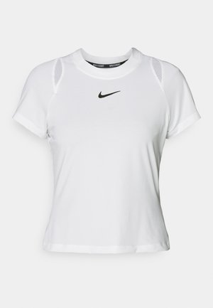 Witte NikeCourt t-shirt met korte mouwen, ronde halslijn, mesh accenten op de schouders en een klein zwart logo op de borst.