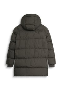 Chaqueta acolchada verde oscuro con capucha, con secciones acolchadas horizontales, puños elásticos y un corte recto. Se muestra vista trasera.