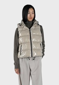 SALLUIT 3 - Veste sans manches - beige