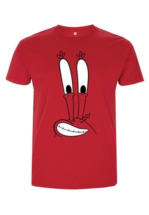 Červené bavlněné tričko s grafikou karikatury kraba, která zobrazuje velké oči, široký úsměv a výrazné klepeta v černé a bílé barvě.