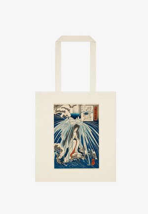 Torba typu tote z niebiesko-białym japońskim nadrukiem ukiyo-e przedstawiającym kobietę siedzącą pod spadającą wodą, otoczoną falami i chmurami.