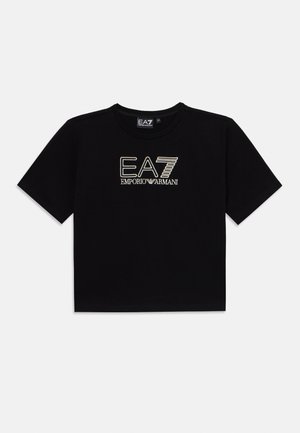 Czarna bawełniana koszulka z okrągłym dekoltem, krótkimi rękawami i haftowanym logo EA7 Emporio Armani w złotym i białym kolorze z przodu.