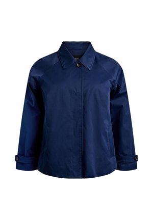 Tmavomodrá nepremokavá bunda s golierom, zapínaním na gombíky a rukávmi, ktoré je možné vyhrnúť. Hladká textúra a voľný strih.