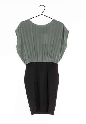 YAS Robe fourreau - green